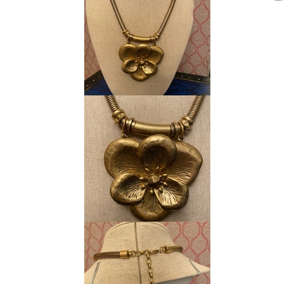 Stella & Dot bloom Gold flower necklace - Picture 5 of 8